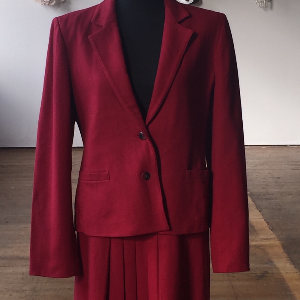 Vintage Burgundy Wool Pleated Skirt Set - Picture 2 of 9